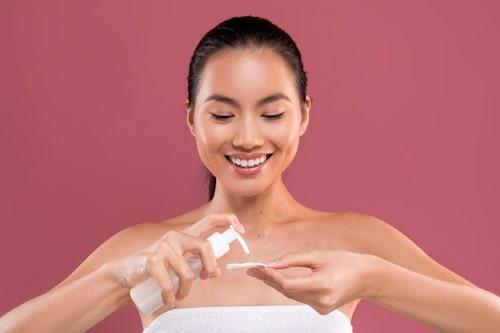 Does Toner Help Acne? (Short Answer: Yes!)