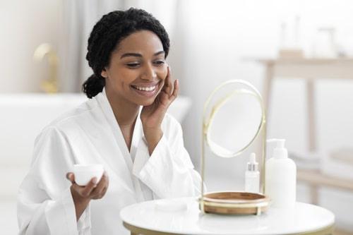 Does Moisturizer Cause Acne? (What You Need To Know)