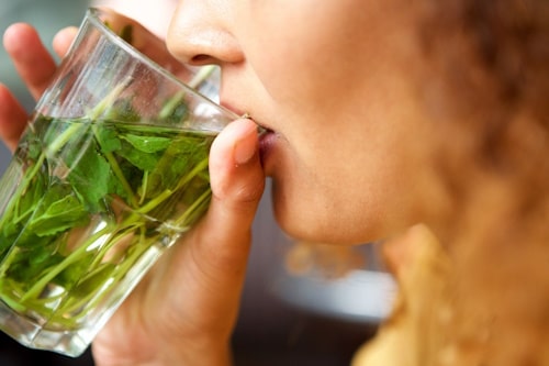 Does Spearmint Tea Help With Acne? (Hint: A Big No!)