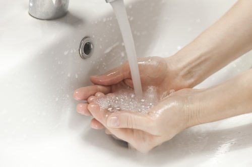 Can hard Water Cause Acne? (Exploring the Unexplored)