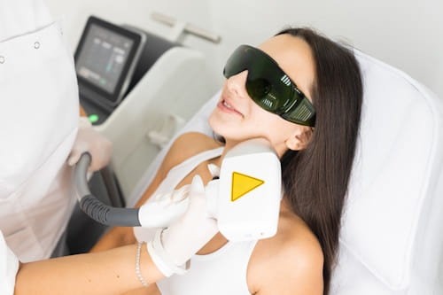 3 Reasons to Avoid Laser Hair Removal (Acne Causes)