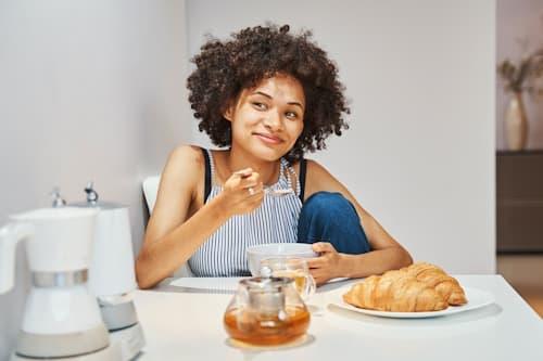 Is Oatmeal Good for Acne? (Everything You Need to Know)