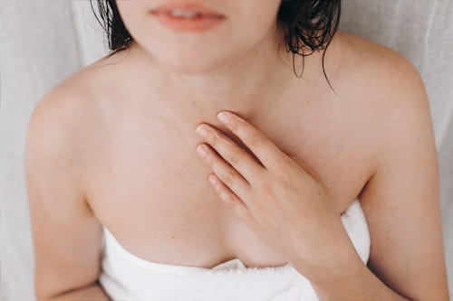 6 Must-Know Female Chest Acne Home Remedies