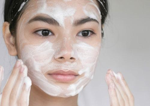 Is Cetaphil Good for Acne? The Evidence