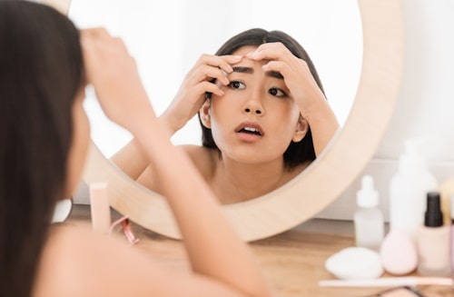 Bacterial Acne vs Hormonal Acne (What You Need to Know)
